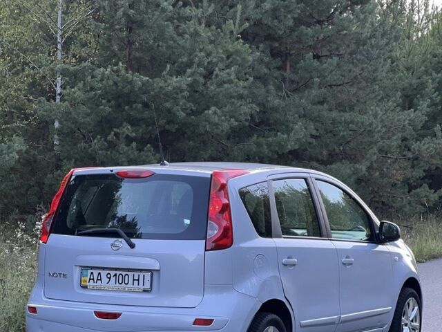 Сірий Ніссан Ноут, об'ємом двигуна 1.6 л та пробігом 250 тис. км за 4500 $, фото 2 на Automoto.ua