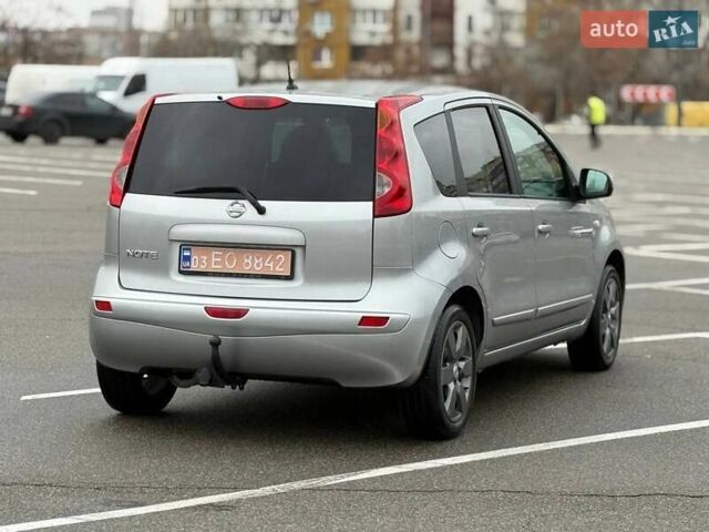 Сірий Ніссан Ноут, об'ємом двигуна 1.6 л та пробігом 238 тис. км за 5499 $, фото 1 на Automoto.ua