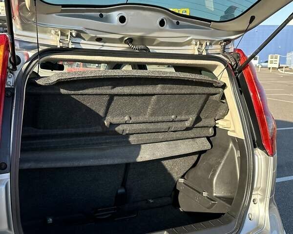 Серый Ниссан Ноут, объемом двигателя 1.6 л и пробегом 120 тыс. км за 6999 $, фото 8 на Automoto.ua