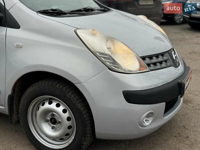 Сірий Ніссан Ноут, об'ємом двигуна 1.4 л та пробігом 137 тис. км за 4990 $, фото 3 на Automoto.ua