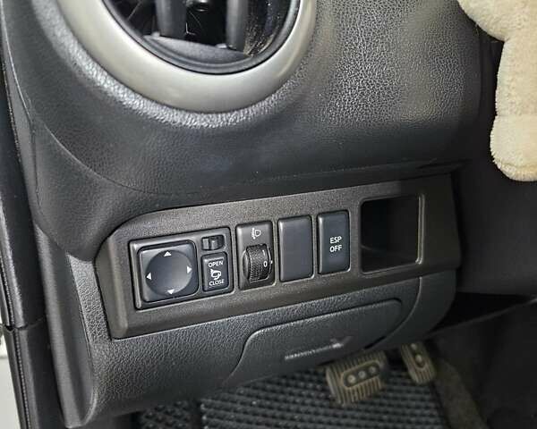 Серый Ниссан Ноут, объемом двигателя 1.6 л и пробегом 188 тыс. км за 6700 $, фото 33 на Automoto.ua