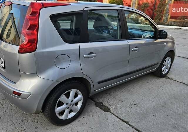 Сірий Ніссан Ноут, об'ємом двигуна 1.39 л та пробігом 57 тис. км за 6400 $, фото 4 на Automoto.ua