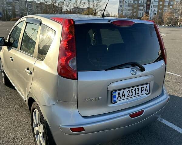 Серый Ниссан Ноут, объемом двигателя 1.6 л и пробегом 120 тыс. км за 6999 $, фото 5 на Automoto.ua