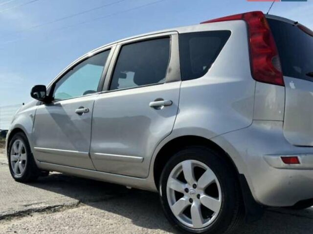 Серый Ниссан Ноут, объемом двигателя 1.6 л и пробегом 180 тыс. км за 7000 $, фото 1 на Automoto.ua