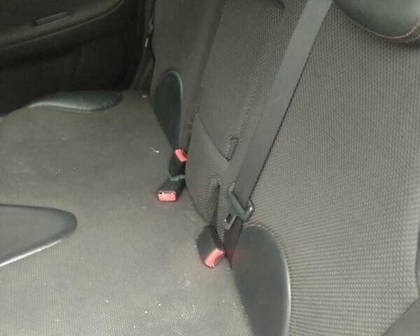 Серый Ниссан Ноут, объемом двигателя 1.6 л и пробегом 250 тыс. км за 5500 $, фото 7 на Automoto.ua