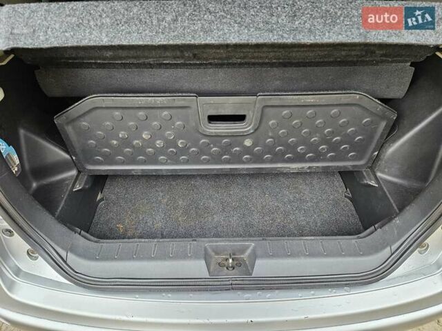 Серый Ниссан Ноут, объемом двигателя 1.6 л и пробегом 188 тыс. км за 6700 $, фото 24 на Automoto.ua