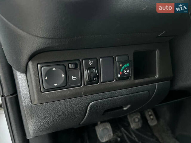 Сірий Ніссан Ноут, об'ємом двигуна 1.4 л та пробігом 173 тис. км за 5700 $, фото 17 на Automoto.ua