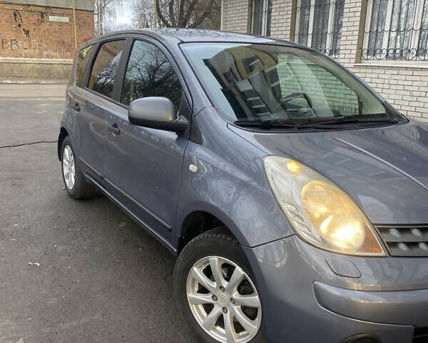 Сірий Ніссан Ноут, об'ємом двигуна 1.39 л та пробігом 210 тис. км за 5000 $, фото 4 на Automoto.ua