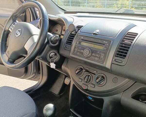 Сірий Ніссан Ноут, об'ємом двигуна 1.4 л та пробігом 208 тис. км за 4900 $, фото 3 на Automoto.ua