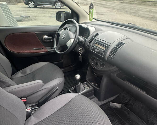 Серый Ниссан Ноут, объемом двигателя 1.6 л и пробегом 83 тыс. км за 5300 $, фото 8 на Automoto.ua