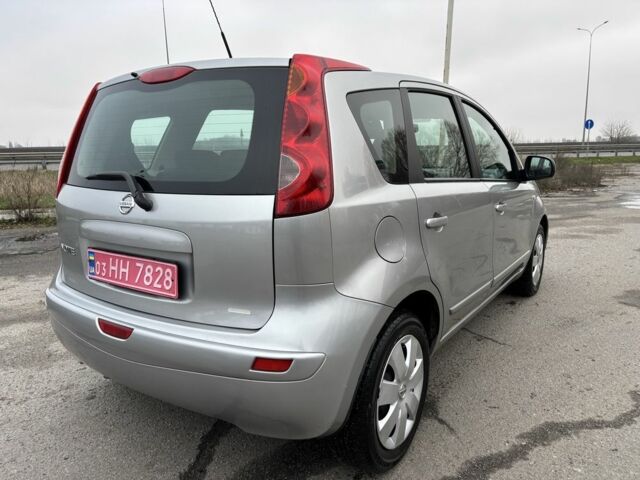 Сірий Ніссан Ноут, об'ємом двигуна 0 л та пробігом 214 тис. км за 5699 $, фото 5 на Automoto.ua