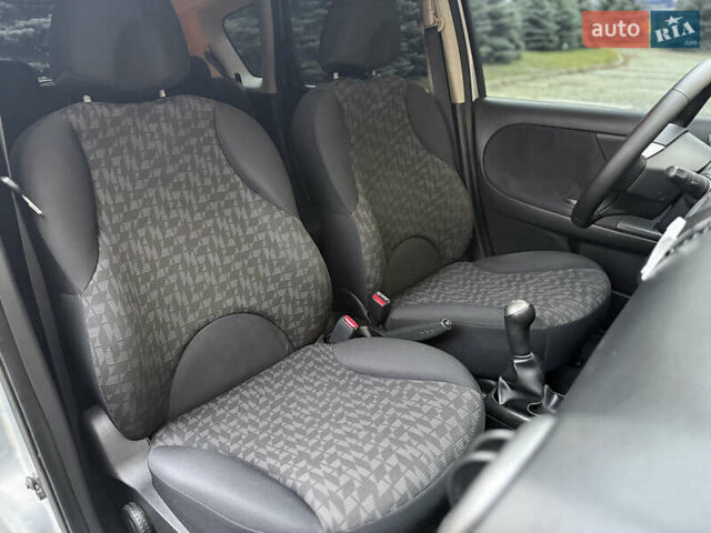 Серый Ниссан Ноут, объемом двигателя 1.4 л и пробегом 142 тыс. км за 5200 $, фото 51 на Automoto.ua