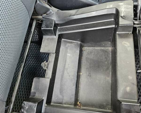 Серый Ниссан Ноут, объемом двигателя 1.6 л и пробегом 188 тыс. км за 6700 $, фото 21 на Automoto.ua