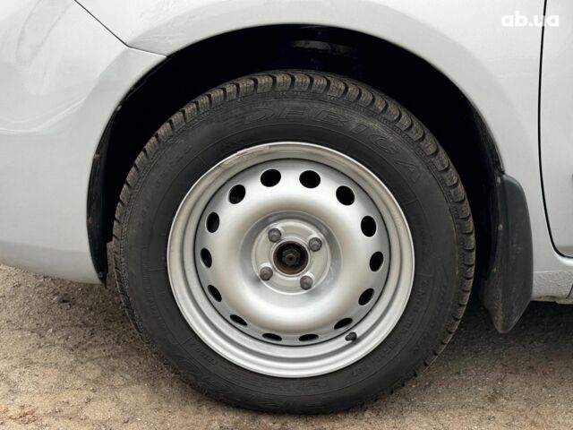 Сірий Ніссан Ноут, об'ємом двигуна 1.4 л та пробігом 137 тис. км за 4990 $, фото 9 на Automoto.ua