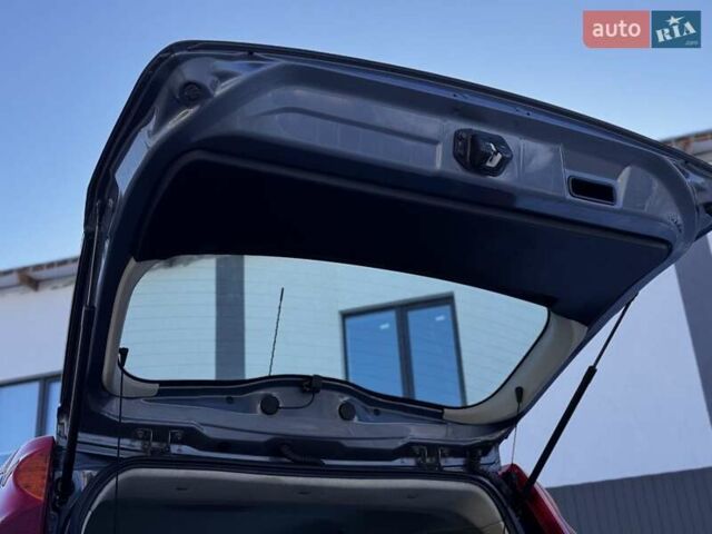 Сірий Ніссан Ноут, об'ємом двигуна 1.6 л та пробігом 206 тис. км за 6399 $, фото 51 на Automoto.ua