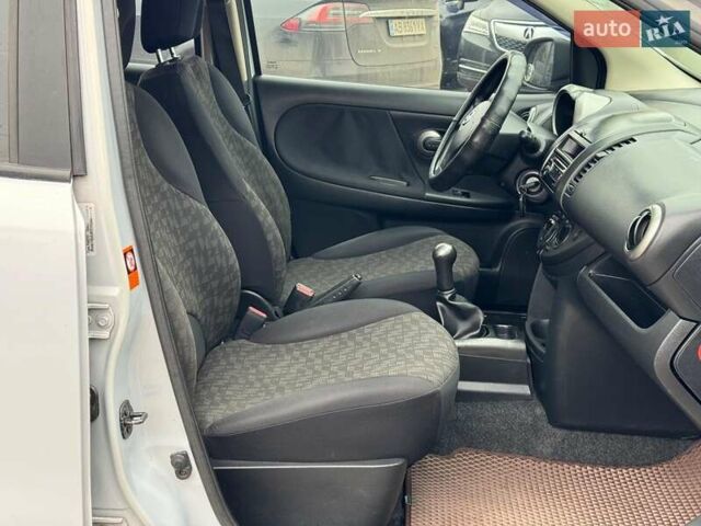 Сірий Ніссан Ноут, об'ємом двигуна 1.4 л та пробігом 137 тис. км за 4990 $, фото 21 на Automoto.ua