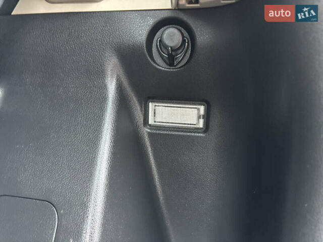 Серый Ниссан Ноут, объемом двигателя 0 л и пробегом 215 тыс. км за 5599 $, фото 25 на Automoto.ua