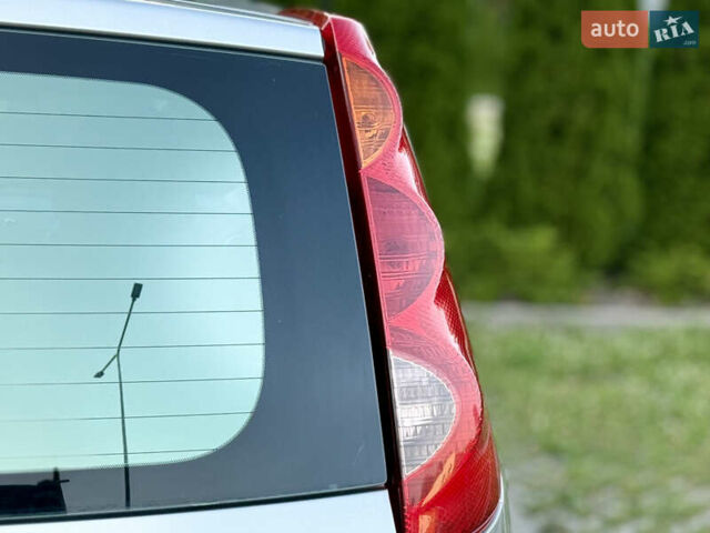 Серый Ниссан Ноут, объемом двигателя 1.6 л и пробегом 207 тыс. км за 7500 $, фото 26 на Automoto.ua