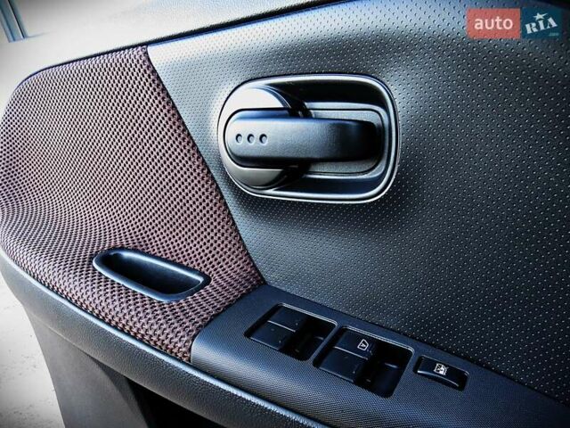 Серый Ниссан Ноут, объемом двигателя 1.6 л и пробегом 144 тыс. км за 7700 $, фото 6 на Automoto.ua