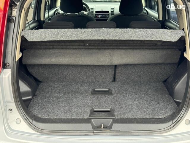 Сірий Ніссан Ноут, об'ємом двигуна 1.4 л та пробігом 137 тис. км за 4990 $, фото 16 на Automoto.ua