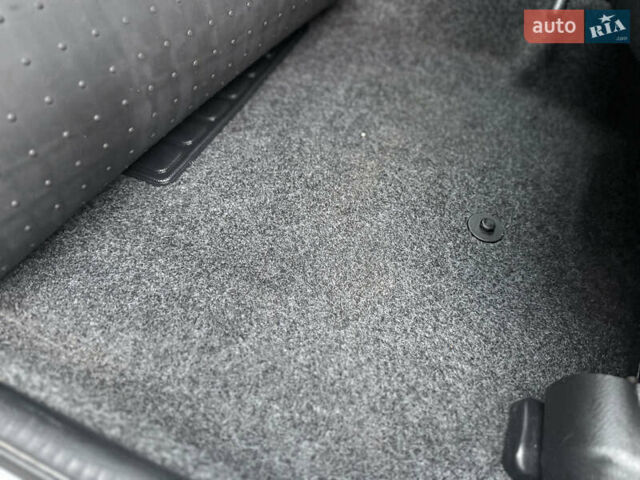 Серый Ниссан Ноут, объемом двигателя 1.4 л и пробегом 142 тыс. км за 5200 $, фото 61 на Automoto.ua