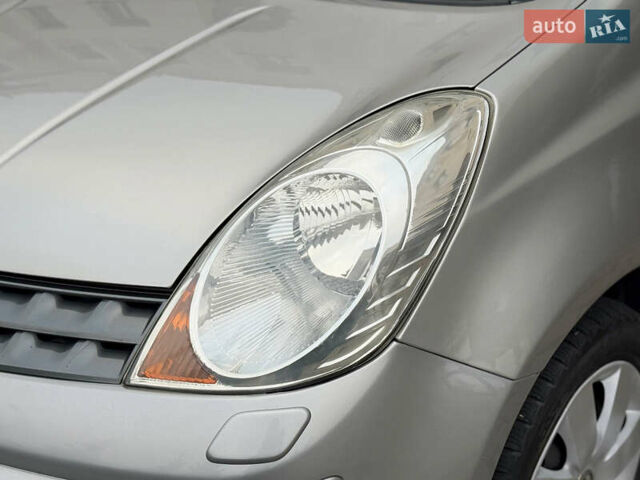 Серый Ниссан Ноут, объемом двигателя 1.4 л и пробегом 142 тыс. км за 5200 $, фото 8 на Automoto.ua