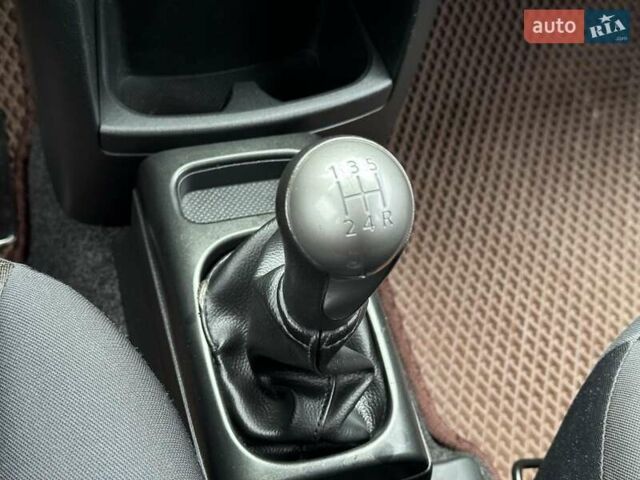 Сірий Ніссан Ноут, об'ємом двигуна 1.4 л та пробігом 137 тис. км за 4990 $, фото 26 на Automoto.ua