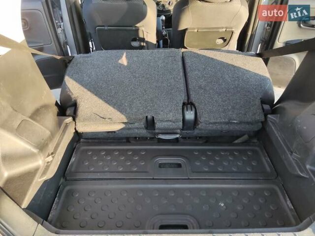 Сірий Ніссан Ноут, об'ємом двигуна 1.46 л та пробігом 225 тис. км за 5800 $, фото 12 на Automoto.ua