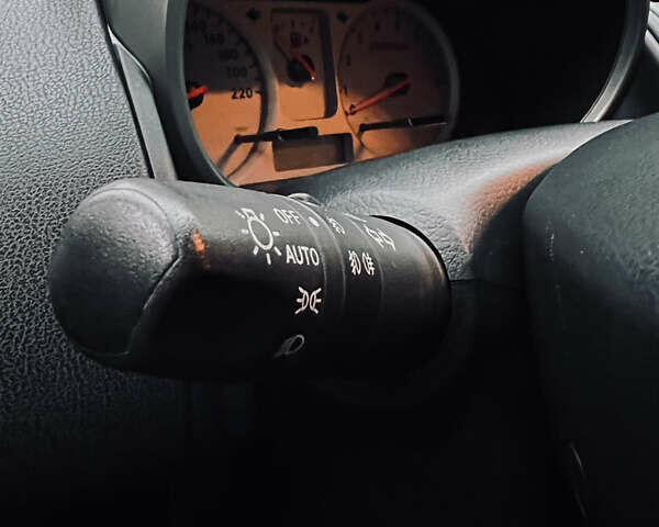 Серый Ниссан Ноут, объемом двигателя 1.6 л и пробегом 122 тыс. км за 6990 $, фото 43 на Automoto.ua