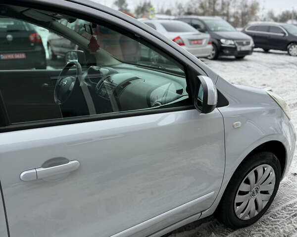 Сірий Ніссан Ноут, об'ємом двигуна 1.4 л та пробігом 188 тис. км за 5000 $, фото 20 на Automoto.ua