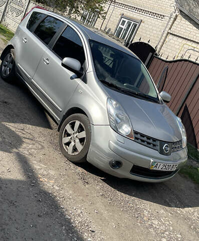 Сірий Ніссан Ноут, об'ємом двигуна 1.6 л та пробігом 243 тис. км за 4000 $, фото 1 на Automoto.ua