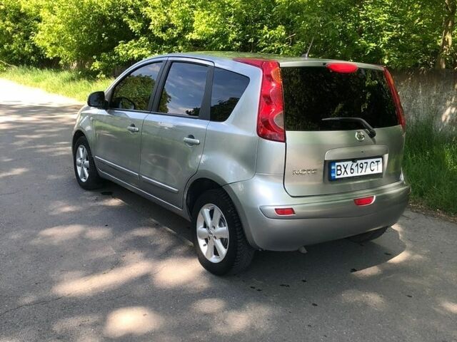 Сірий Ніссан Ноут, об'ємом двигуна 1.6 л та пробігом 155 тис. км за 6800 $, фото 5 на Automoto.ua