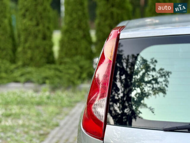 Серый Ниссан Ноут, объемом двигателя 1.6 л и пробегом 207 тыс. км за 7500 $, фото 25 на Automoto.ua