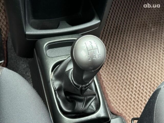 Сірий Ніссан Ноут, об'ємом двигуна 1.4 л та пробігом 137 тис. км за 4990 $, фото 26 на Automoto.ua