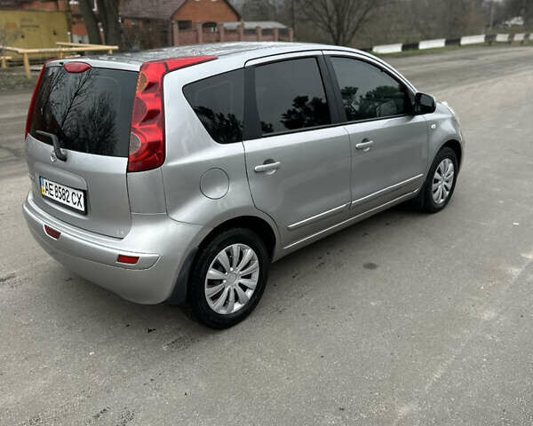 Серый Ниссан Ноут, объемом двигателя 1.6 л и пробегом 83 тыс. км за 5300 $, фото 17 на Automoto.ua