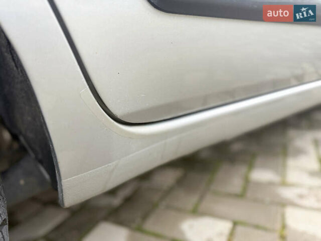 Серый Ниссан Ноут, объемом двигателя 1.4 л и пробегом 142 тыс. км за 5200 $, фото 20 на Automoto.ua