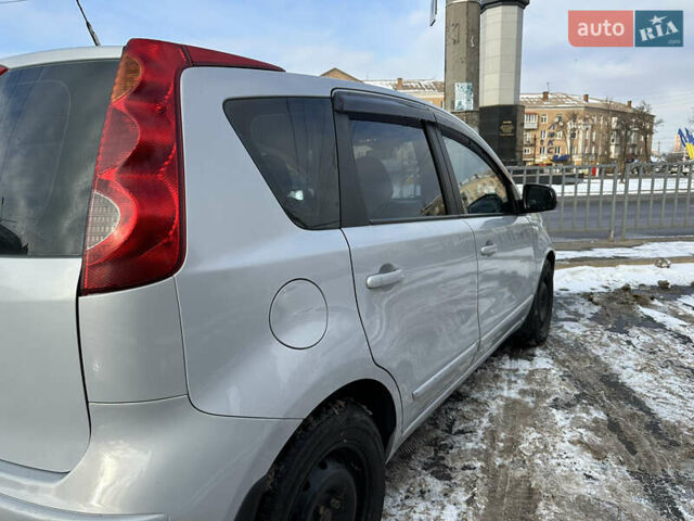 Сірий Ніссан Ноут, об'ємом двигуна 1.6 л та пробігом 178 тис. км за 6200 $, фото 6 на Automoto.ua