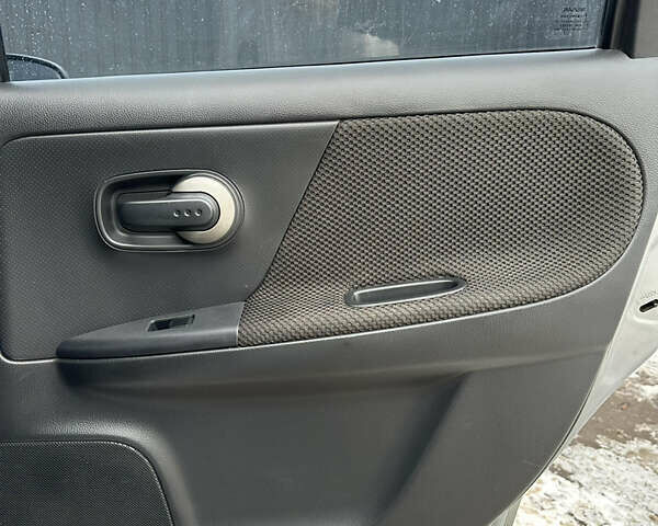 Сірий Ніссан Ноут, об'ємом двигуна 1.6 л та пробігом 178 тис. км за 6200 $, фото 14 на Automoto.ua