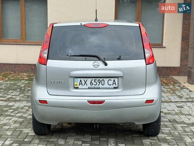Серый Ниссан Ноут, объемом двигателя 1.4 л и пробегом 142 тыс. км за 5200 $, фото 26 на Automoto.ua