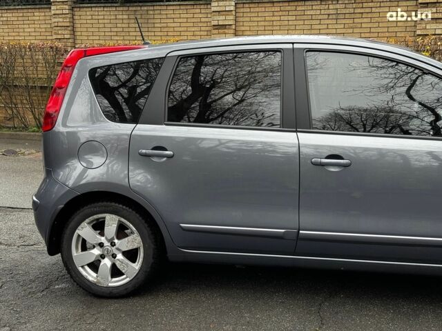 Серый Ниссан Ноут, объемом двигателя 1.6 л и пробегом 127 тыс. км за 5890 $, фото 5 на Automoto.ua