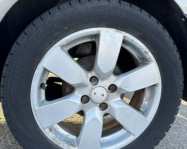 Серый Ниссан Ноут, объемом двигателя 1.6 л и пробегом 120 тыс. км за 6999 $, фото 27 на Automoto.ua