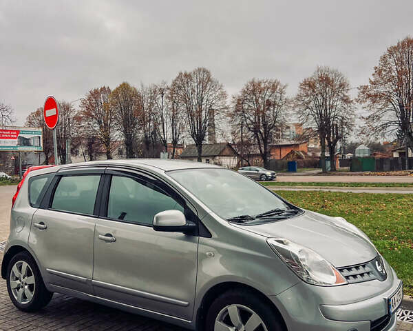 Серый Ниссан Ноут, объемом двигателя 1.6 л и пробегом 122 тыс. км за 6990 $, фото 2 на Automoto.ua