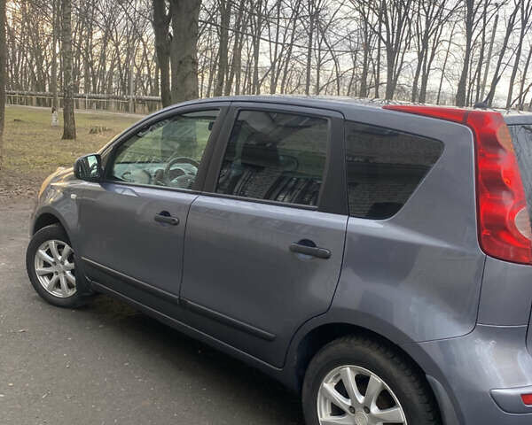 Сірий Ніссан Ноут, об'ємом двигуна 1.39 л та пробігом 210 тис. км за 5000 $, фото 2 на Automoto.ua