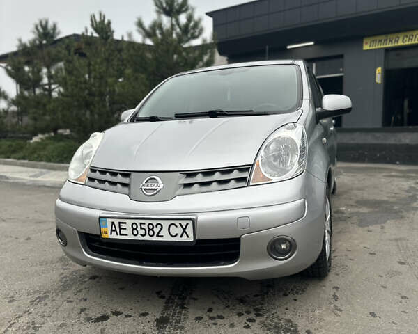 Серый Ниссан Ноут, объемом двигателя 1.6 л и пробегом 83 тыс. км за 5300 $, фото 2 на Automoto.ua