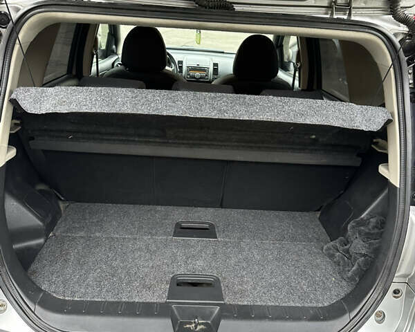 Серый Ниссан Ноут, объемом двигателя 1.6 л и пробегом 83 тыс. км за 5300 $, фото 16 на Automoto.ua