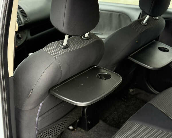 Сірий Ніссан Ноут, об'ємом двигуна 1.4 л та пробігом 188 тис. км за 5000 $, фото 114 на Automoto.ua