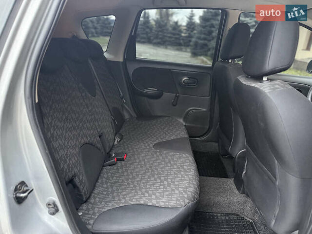 Серый Ниссан Ноут, объемом двигателя 1.4 л и пробегом 142 тыс. км за 5200 $, фото 70 на Automoto.ua