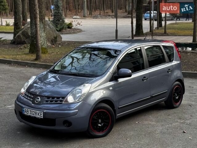 Серый Ниссан Ноут, объемом двигателя 1.6 л и пробегом 206 тыс. км за 6499 $, фото 1 на Automoto.ua