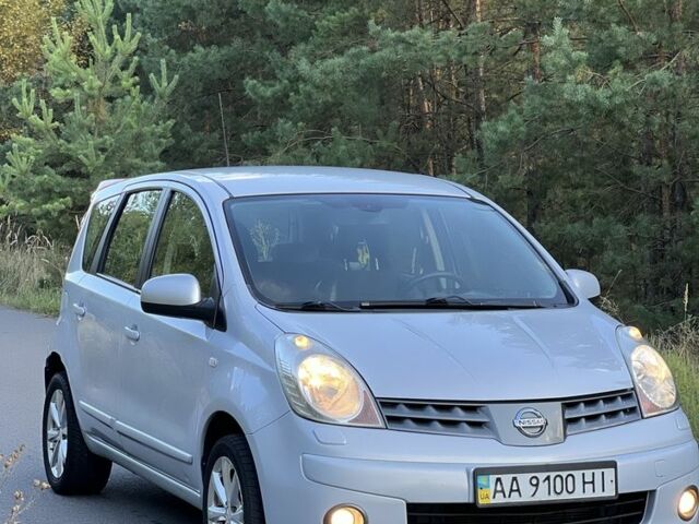 Сірий Ніссан Ноут, об'ємом двигуна 1.6 л та пробігом 250 тис. км за 4500 $, фото 1 на Automoto.ua