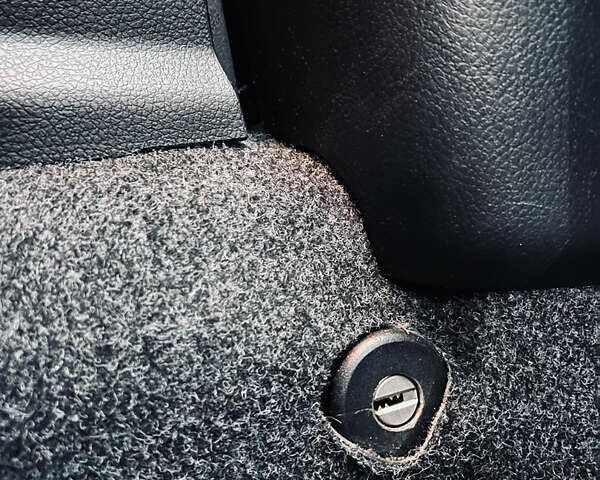 Серый Ниссан Ноут, объемом двигателя 1.6 л и пробегом 122 тыс. км за 6990 $, фото 38 на Automoto.ua